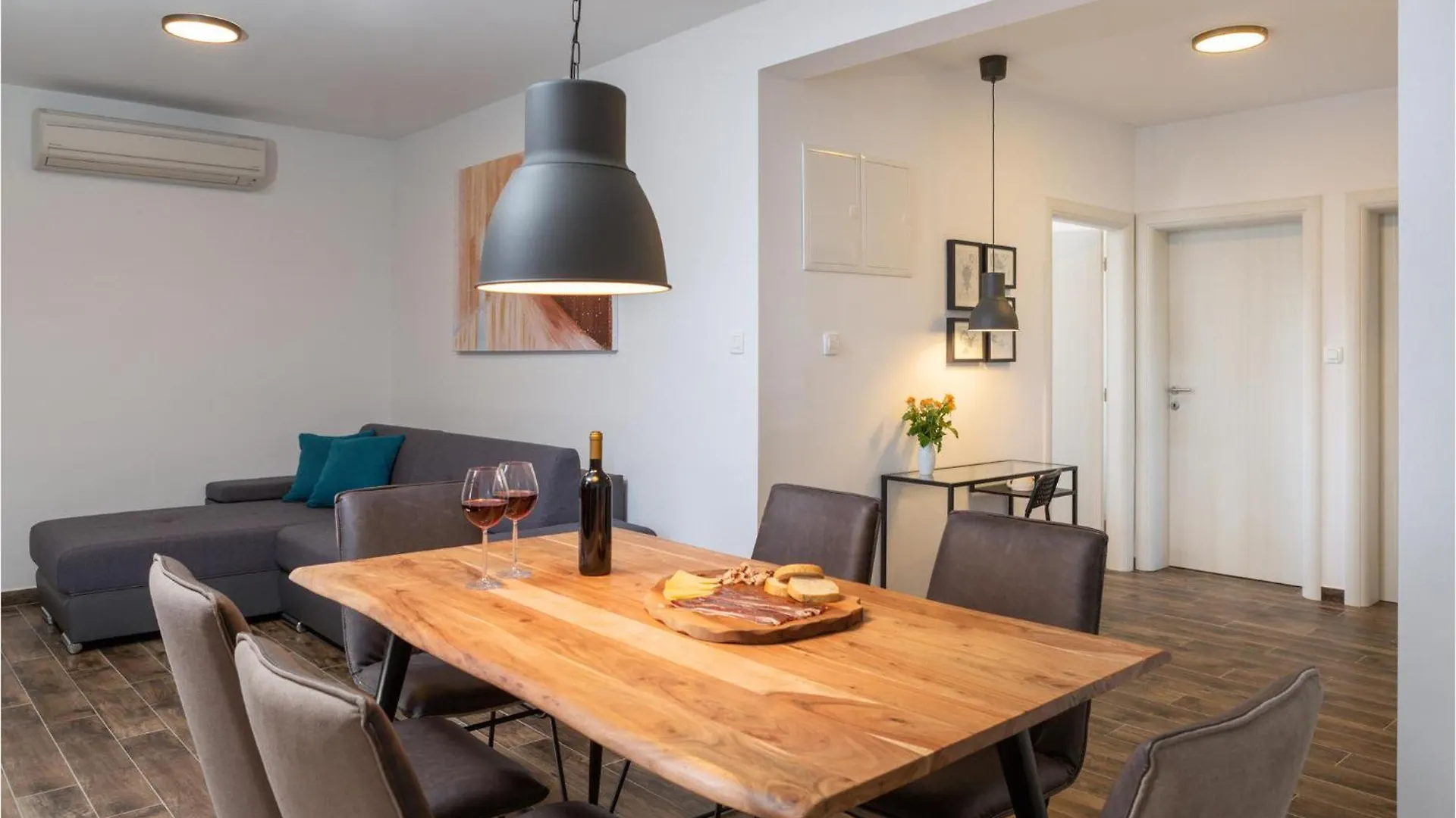 Stunning Home In Kastel Sucurac With Kitchen Kastela 0*,