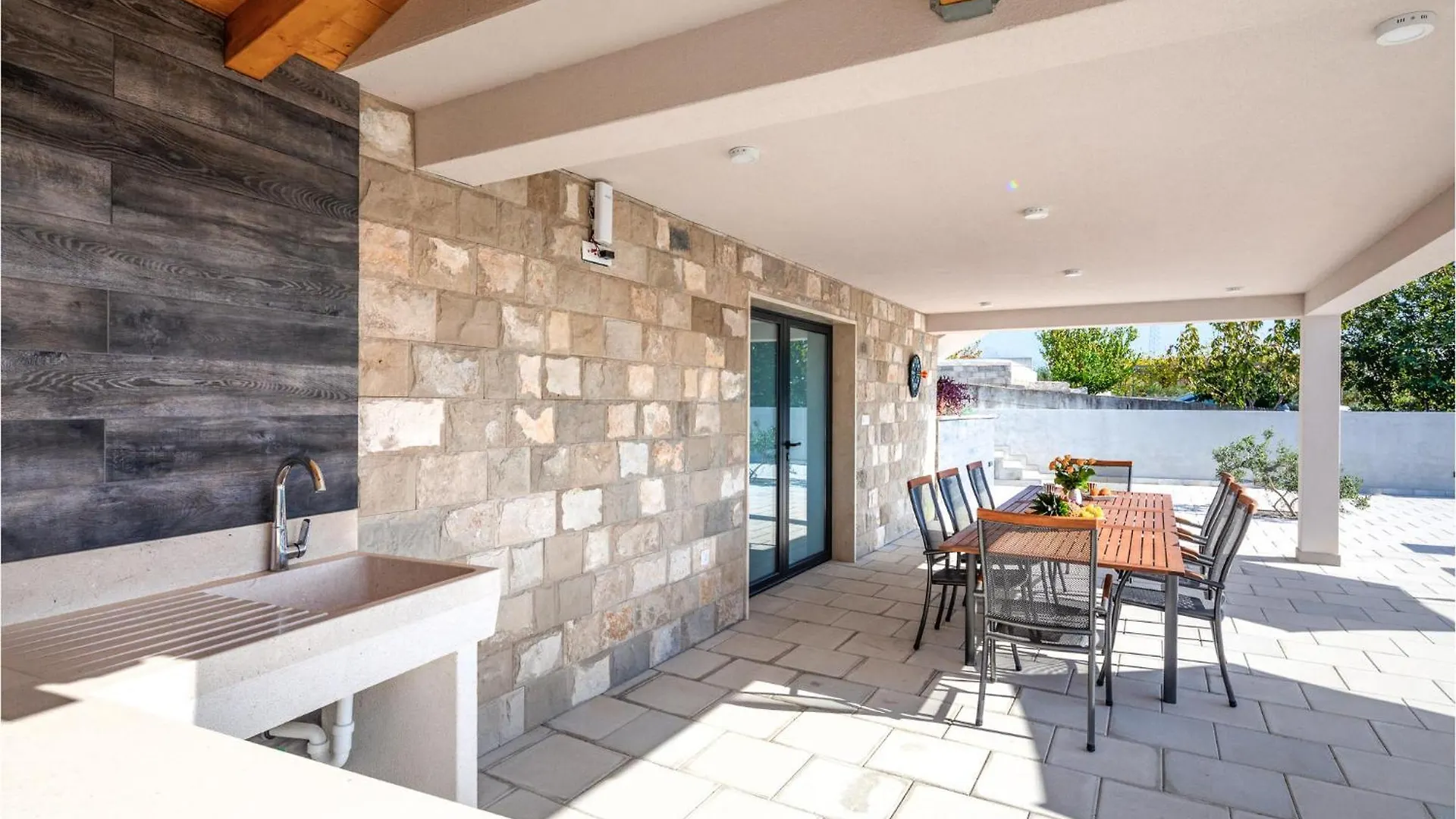 Holiday home Stunning Home In Kastel Sucurac With Kitchen Kastela