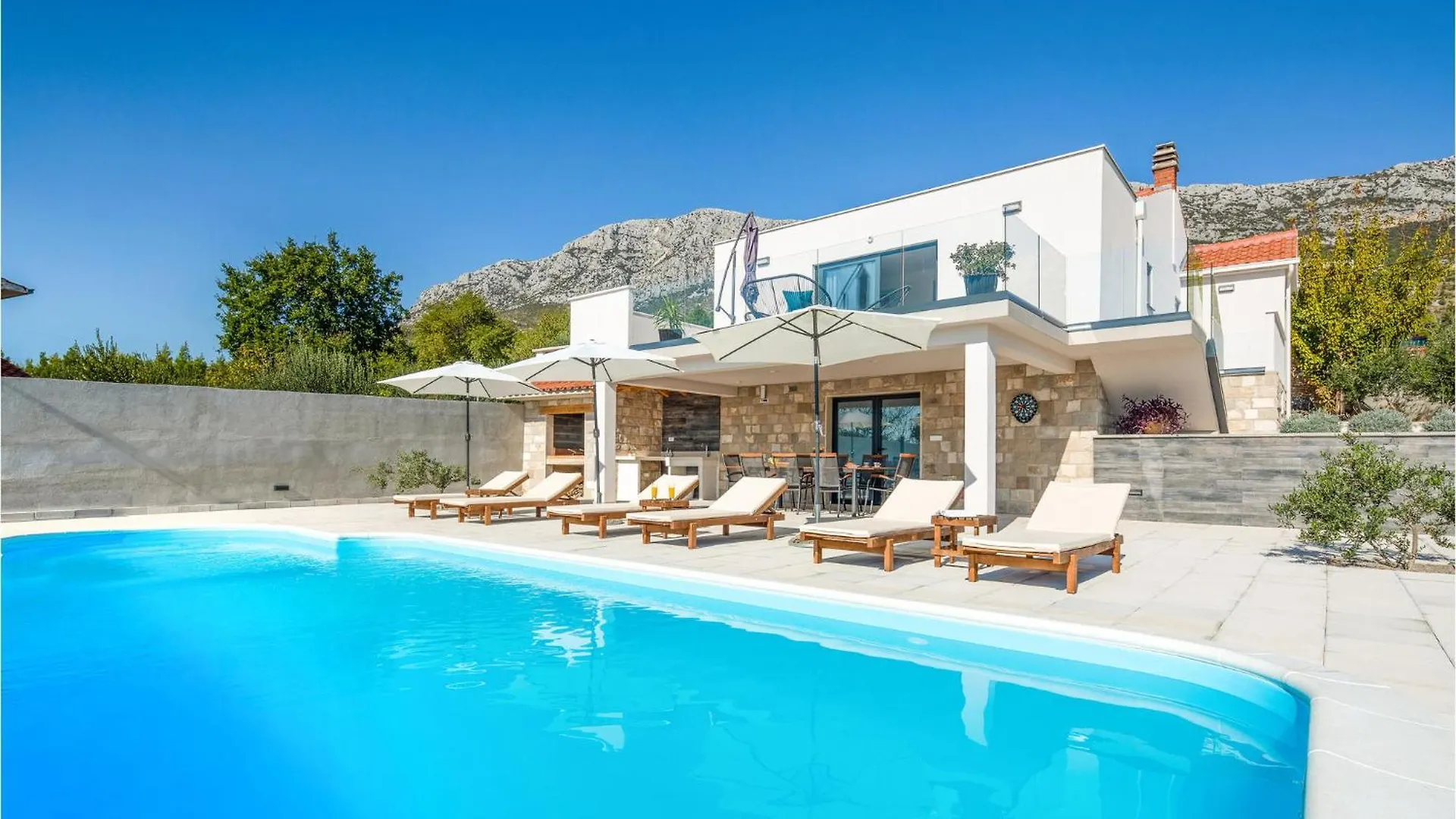 Stunning Home In Kastel Sucurac With Kitchen Kastela 0*,  Croatia