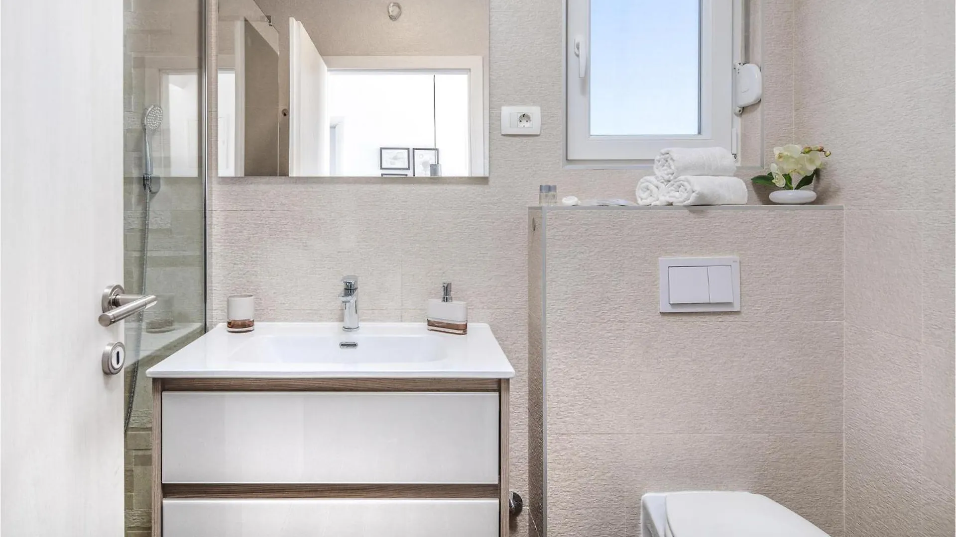 Stunning Home In Kastel Sucurac With Kitchen Kastela 0*,